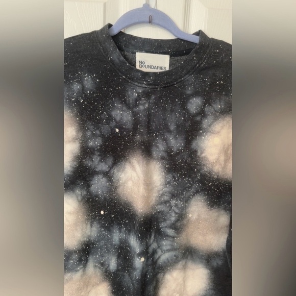 NWOT Black and White Galaxy Print Sweatshirt - Picture 4 of 7